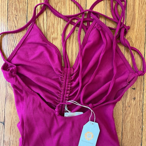 Elegant Pink Women's Dress - Picture 4 of 6